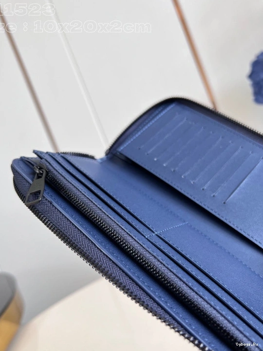 LOUIS VUITTON ZIPPY WALLET-10*20*2 cm 0404